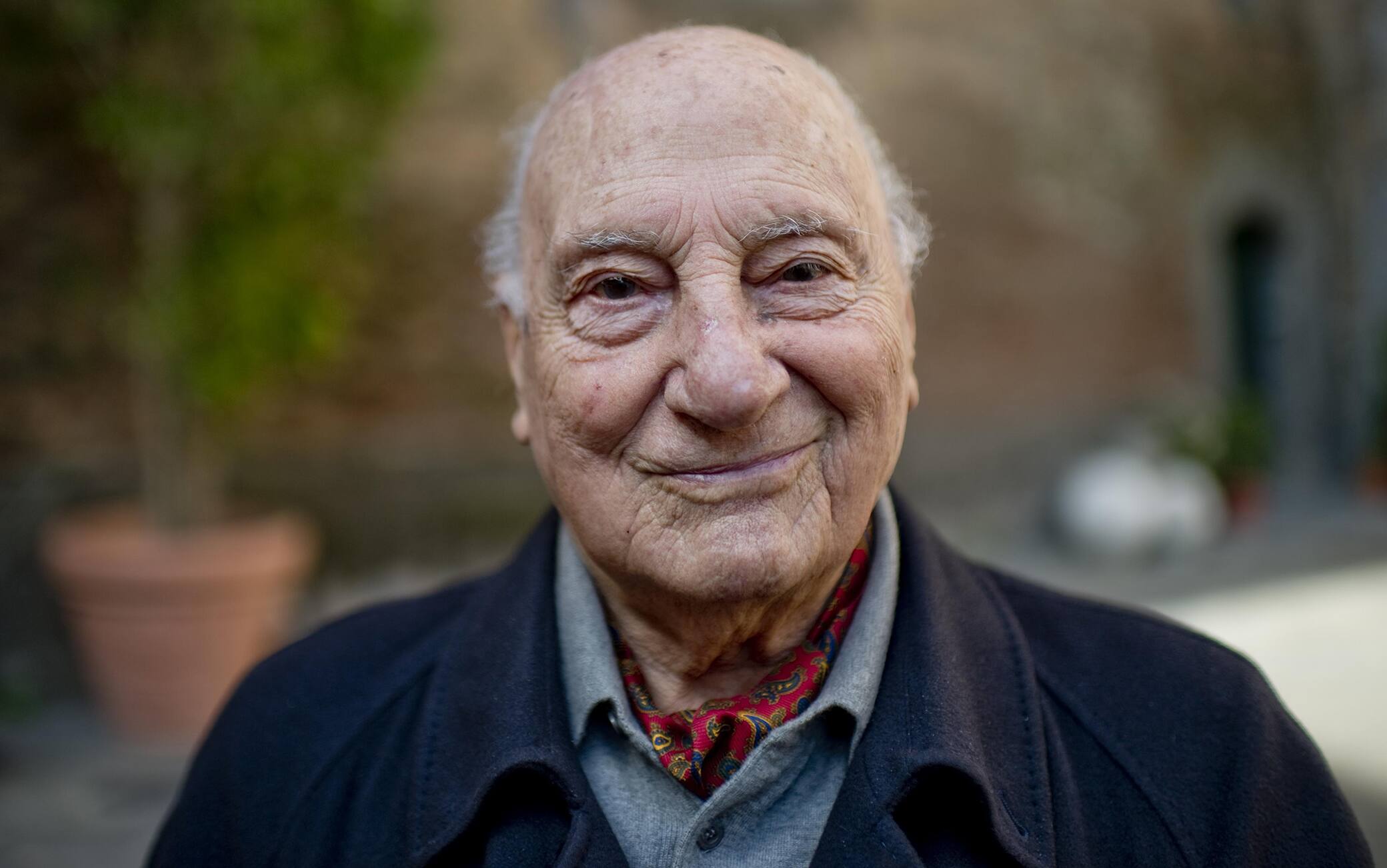 Italian writer Raffaele La Capria attends the ceremony commemorating the Italian director Francesco Rosi, in Naples, Italy, 3 March 2015. Rosi died January on 10 2015.  ANSA / CIRO FUSCO