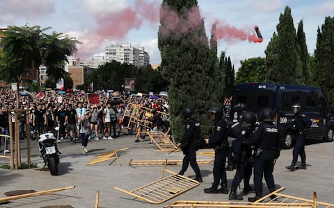 epa13278423 Protesters clash with police during a demonstration against the housing crisis in Valencia, Spain, 03 October 2026. Several demonstrations across the main cities of Spain are calling on the authorities to solve the housing problems. The eviction of an 87-year-old woman from her rental home after 70 years on 23 September 2026 prompted people across the country to take to the streets against the ongoing housing crisis. The government failed on 02 October in its attempt to pass its proposed emergency housing decrees in the Lower Chamber of the Spanish Parliament.  EPA/Kai Forsterling