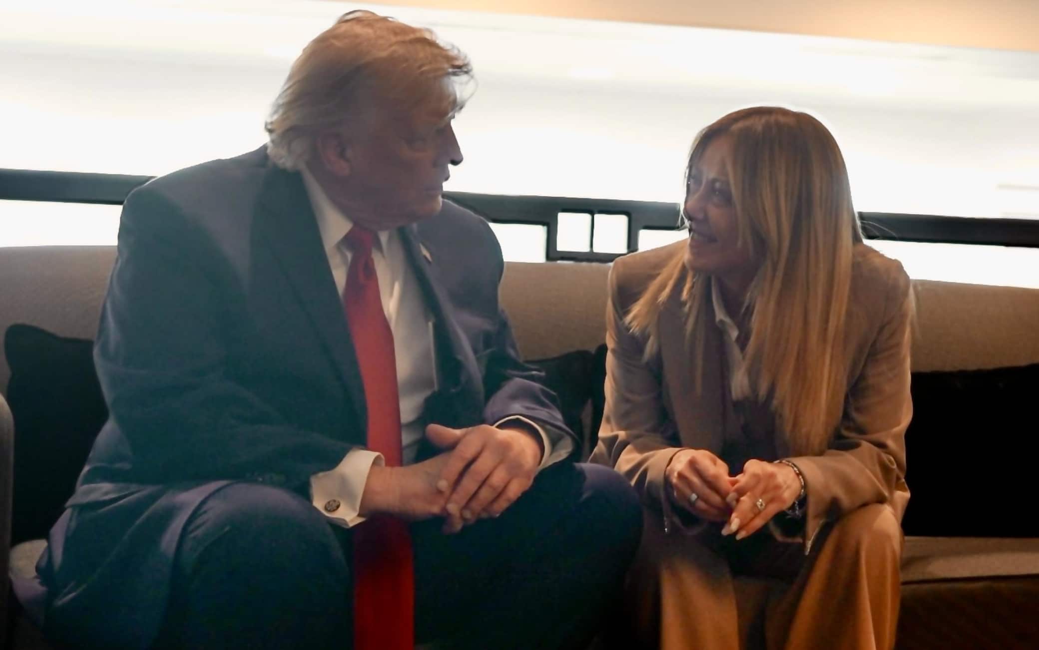 Donald Trump e Giorgia Meloni al vertice G7 di Evian