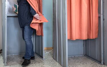 Il Presidente del Parlamento Europeo Antonio Tajani, indicato da Silvio Berlusconi come il candidato premier scelto da Forza Italia, si reca alle urne nella città di Fiuggi. (Italia, Fiuggi (FR), 4 Marzo 2018)