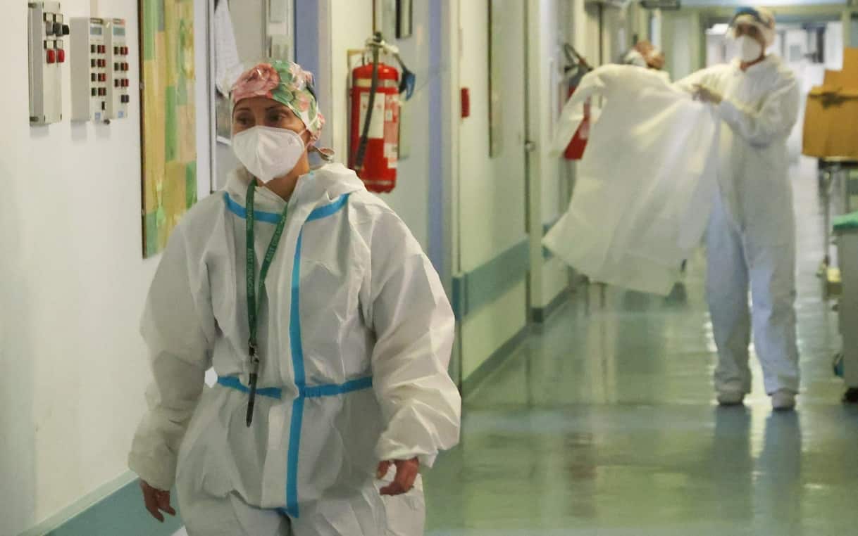 Covid, contagi in aumento in Italia: scoperte nuove varianti del virus ...