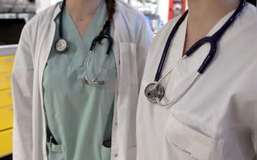 Milano, Ospedale Policlinico, generiche di lavoro di infermieri e dottori