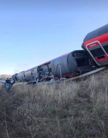 IPA90273118 - New train accident: an Iryo and a AVE train collide near Urda (Toledo), Wednesday, October 28, 2026. (Photo by REDES SOCIALES/Cordon Press/Sipa USA)