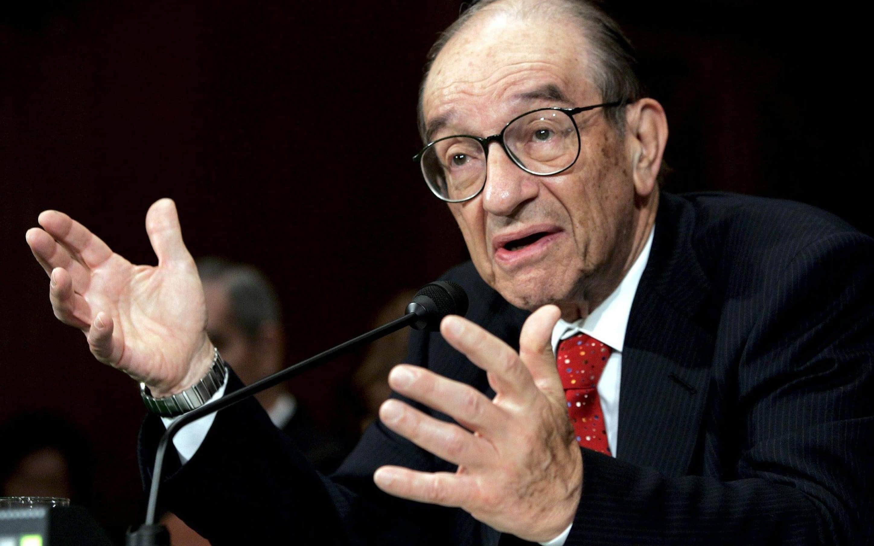 20070301-ECONOMIA: GREENSPAN, RECESSIONE POSSIBILE, NON PROBABILE -Una foto d'archivio del 21 luglio 2005 dell'ex presidente della Federal Reserve, AlanGreenspan. Intervenendo oggi in videoconferenza ad un convegno a Tokyo, Greenspan ha sottolineato che la prospettiva di una recessione negli Stati Uniti appartiene al novero delle possibilita', non delle probabilita', legata ad un eccesso delle scorte che peraltro si  sta riducendo velocemente.ANSA ARCHIVIO/MATTHEW CAVANAUGH /DEB CINA: GREENSPAN, PRIMO PASSO DI ULTERIORI AGGIUSTAMENTI US Federal Reserve Chairman Alan Greenspan delivers his semi-annual testimony on the US economy to the Senate Banking Committee on Capitol Hill in Washington, DC, Thursday 21 July 2005. This is expected to be his last appearance before Congress as Chair.   ANSA / MATTHEW CAVANAUGH / PAL