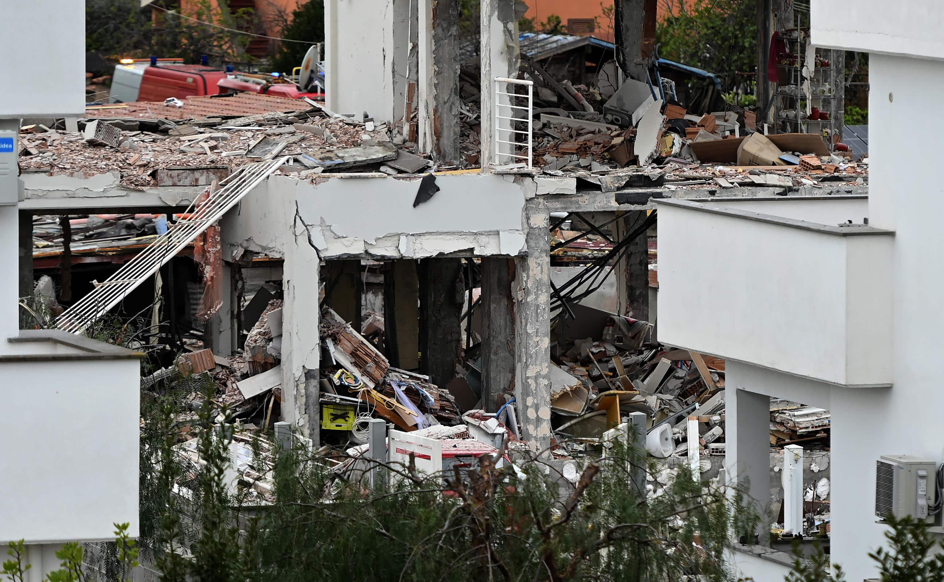 Esplosione di una palazzina in zona Piana del Sole 
Roma, 22 marzo 2026
ANSA/FABIO CIMAGLIA 



