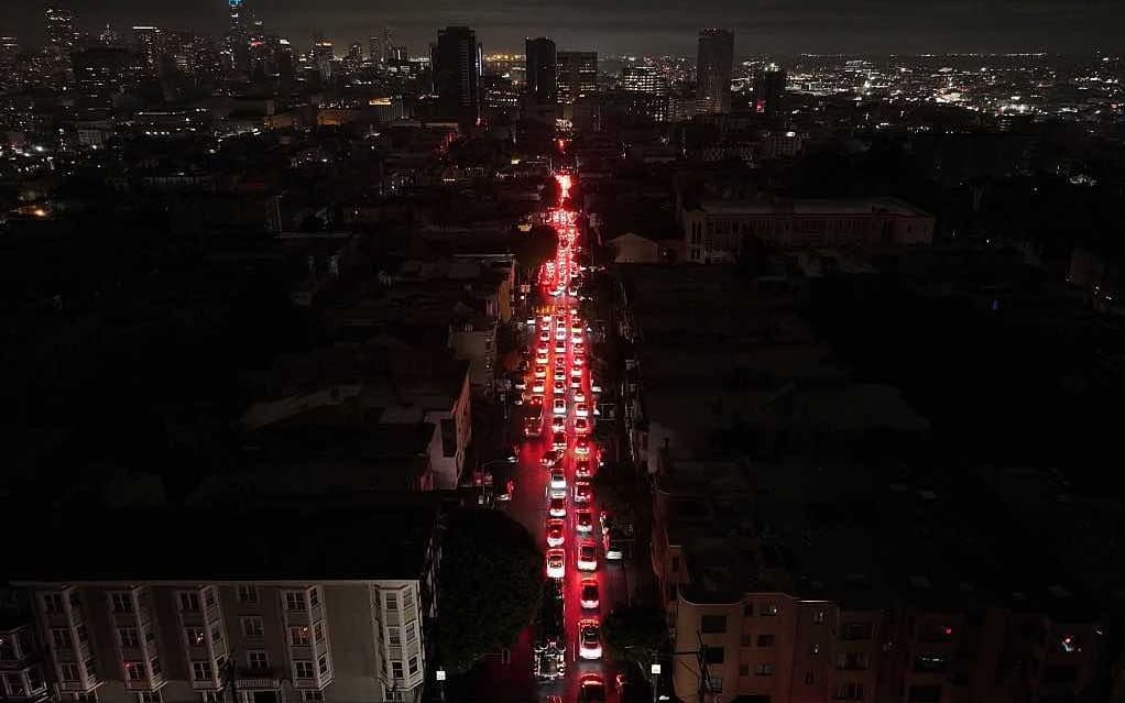 SAN FRANCISCO, CA - DECEMBER 20: A view of traffic from above as more than 130,000 PG&E customers without power in San Francisco, California, United States on December 20, 2025. (Photo by Tayfun Coskun/Anadolu via Getty Images)