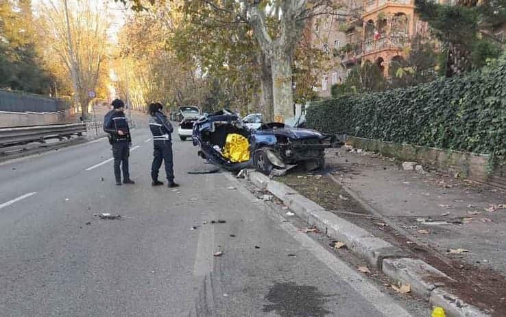 Agenti della polizia locale sul luogo dell'incidente