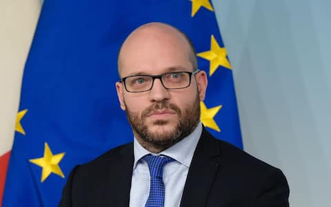 Roma, 03 Dicembre 2018
Lorenzo Fontana durante la conferenza stampa al termine dell'incontro a Palazzo Chigi con le principali associazioni in occasione della Giornata Internazionale delle persone con disabilita'
ph. © Luigi Mistrulli (Roma - 2018-12-03, Luigi Mistrulli) p.s. la foto e' utilizzabile nel rispetto del contesto in cui e' stata scattata, e senza intento diffamatorio del decoro delle persone rappresentate