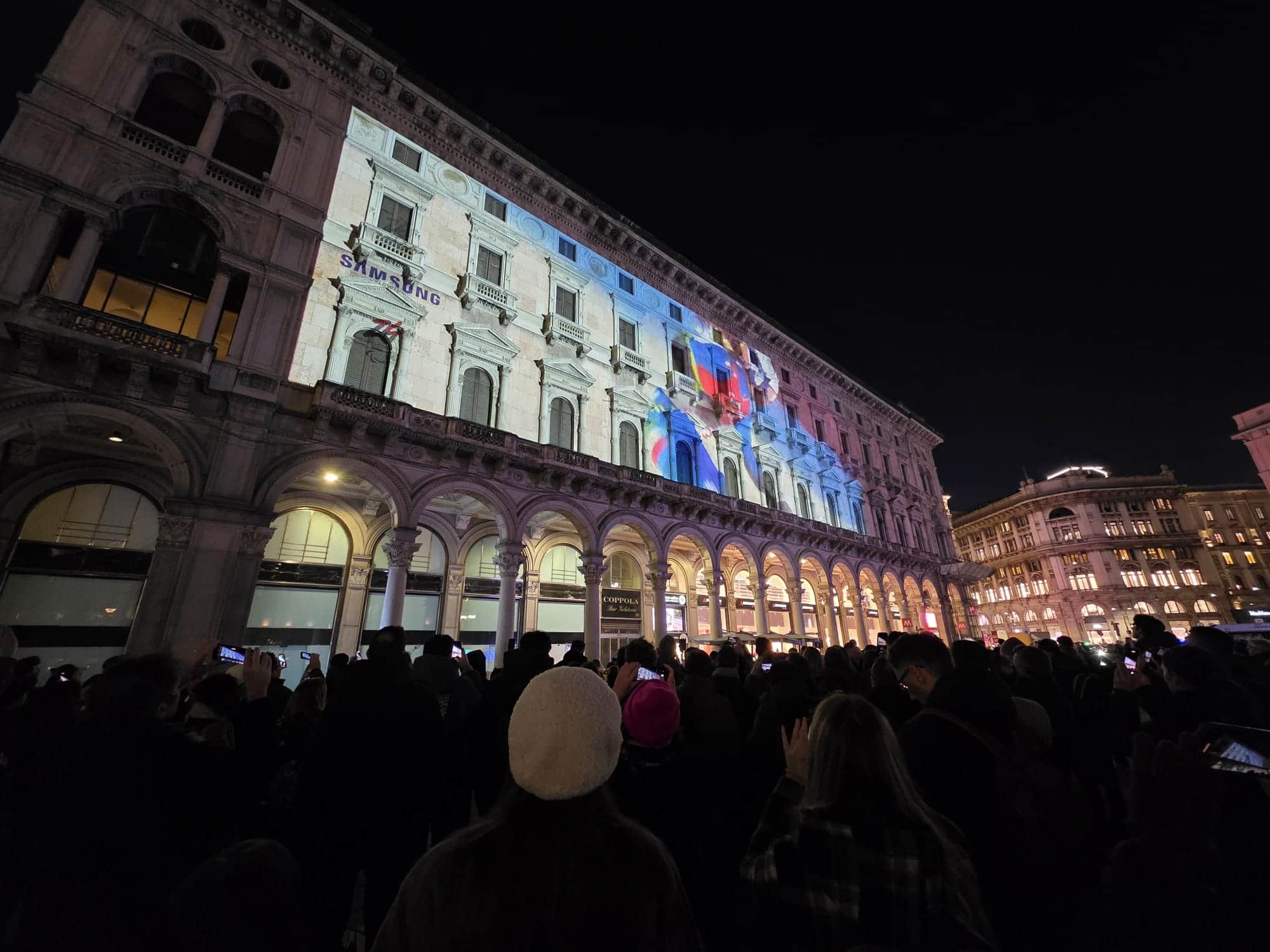 La proiezione in 2D sulla facciata di Palazzo dei Portici Meridionali