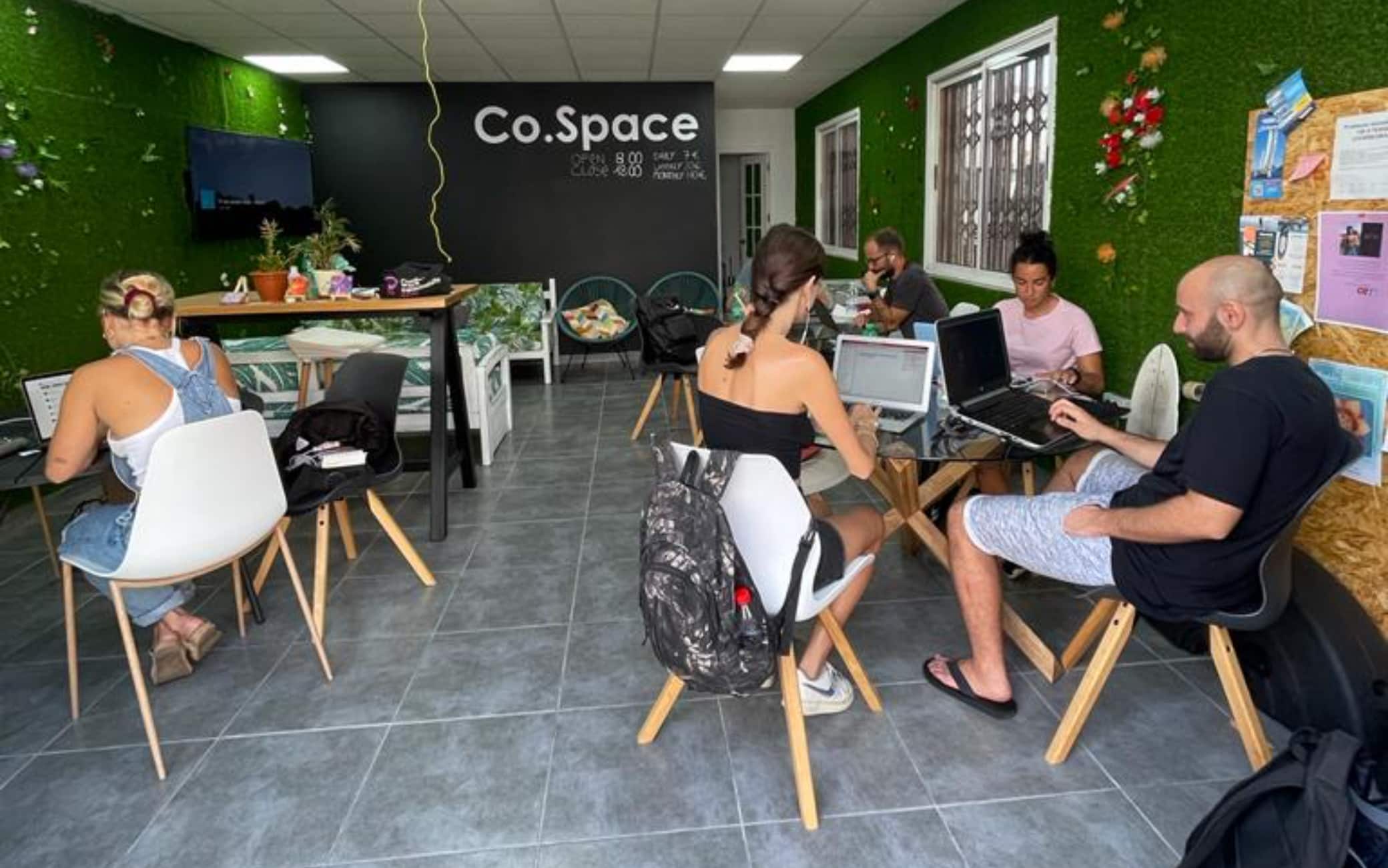 Un co-working con postazioni per i lavoratori da remoto