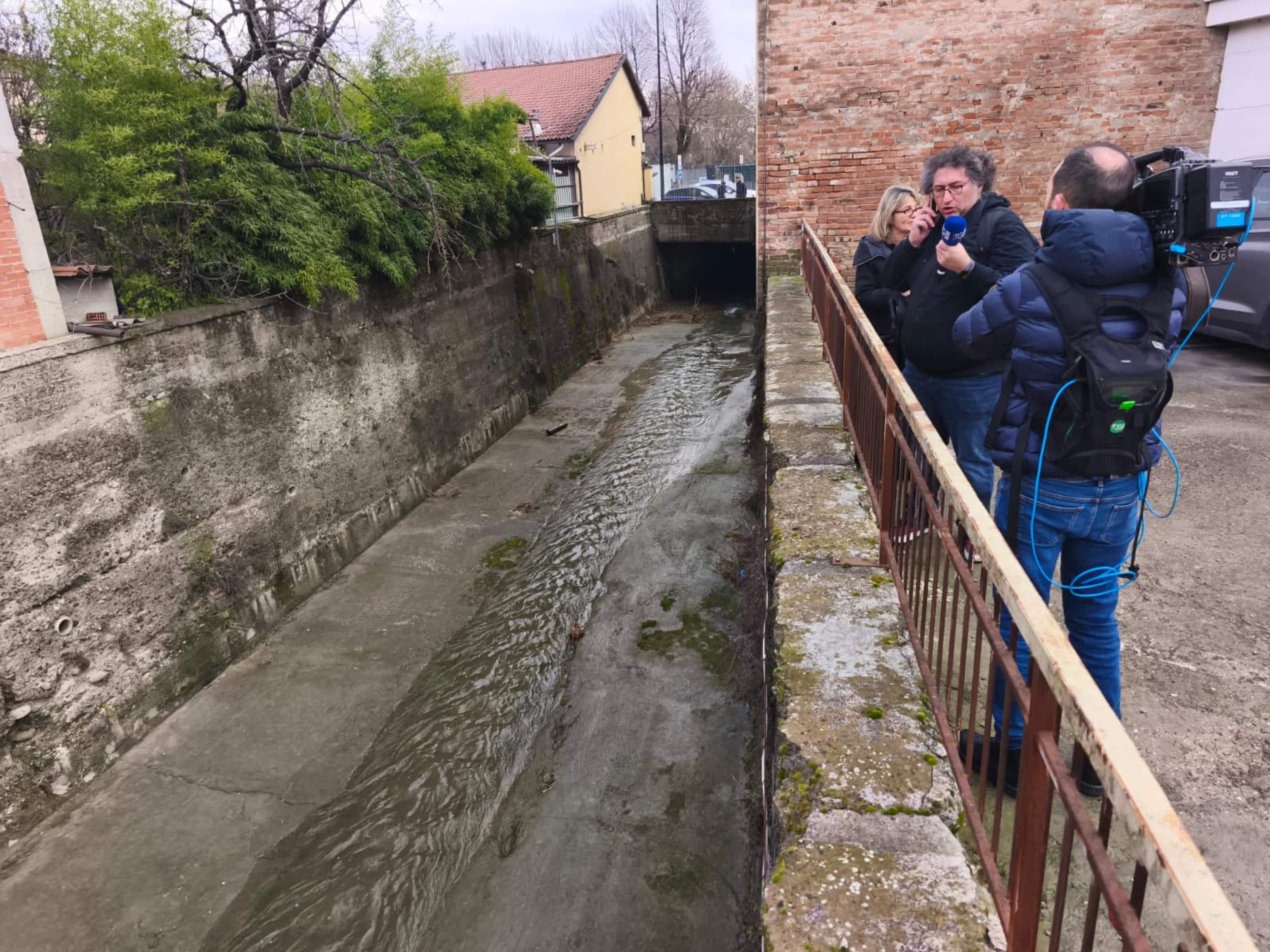 I Carabinieri sul luogo dove una ragazza 17 anni è stata trovata morta a Nizza Monferrato. Torino 07 febbraio 2026 
Il corpo è stato trovato nel canale del rio Nizza ANSA/TINO ROMANO