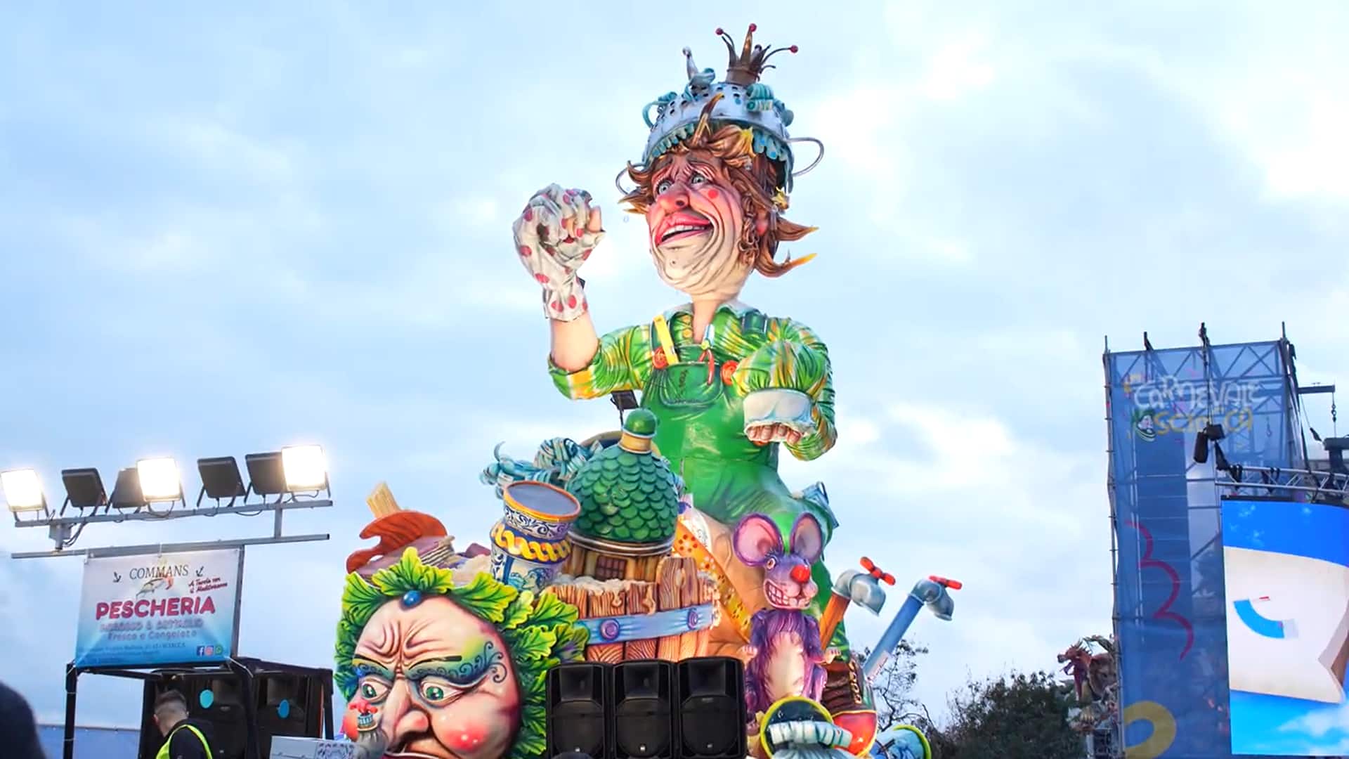 Il carro di Peppe Nappa al Carnevale di Sciacca