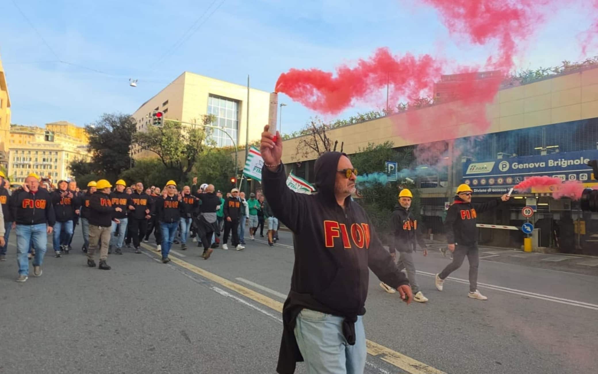 Corteo degli operai ex Ilva a Genova,14 ottobre 2026 ANSA/STRINGER -NPK 