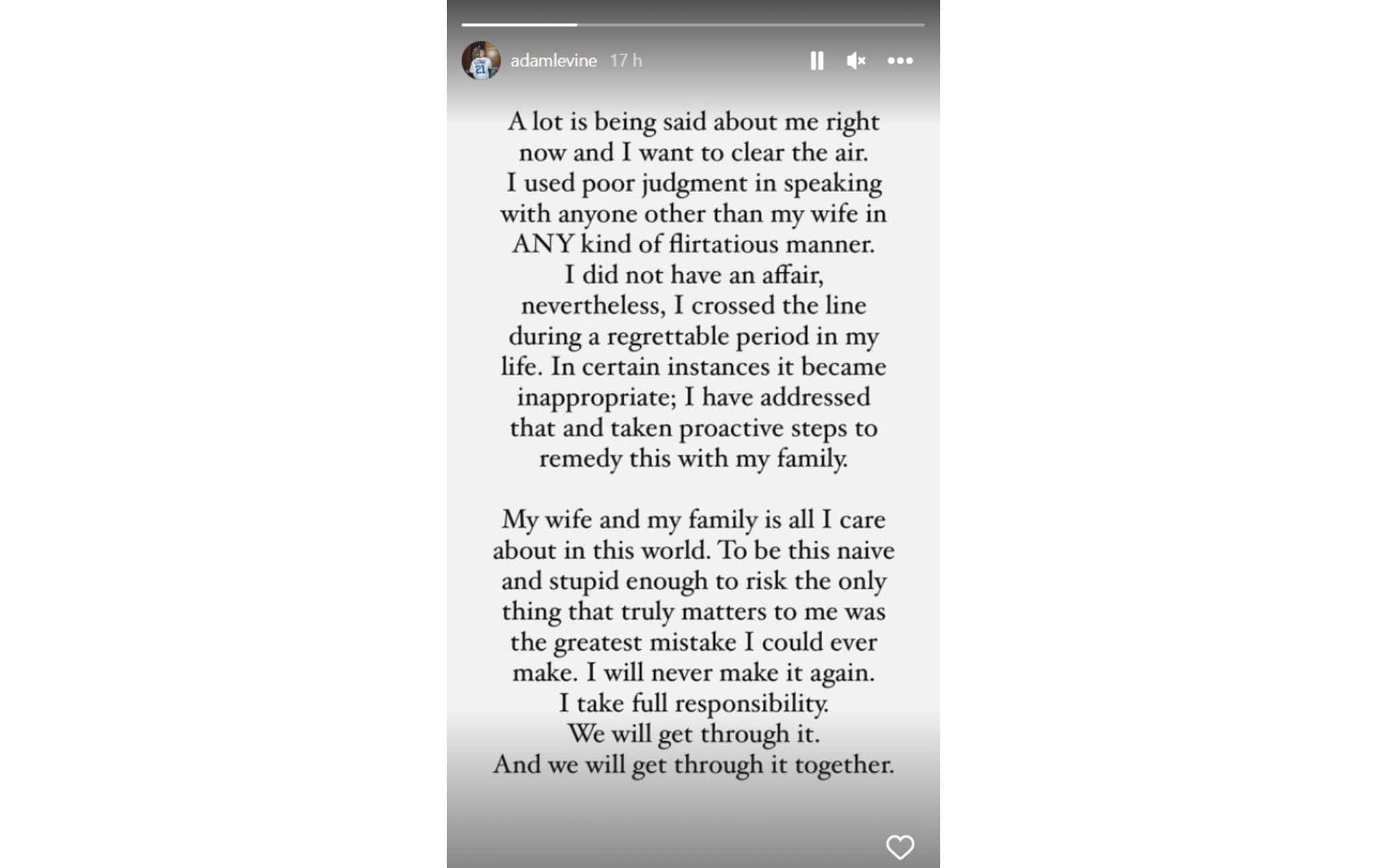 adam levine replica tradimento