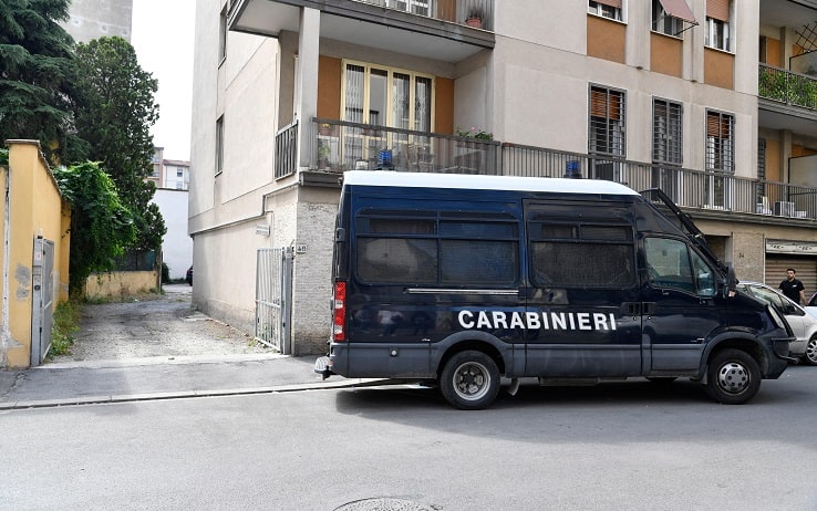 L'esterno presidiato e l'area sottoposta a sequestro dell'ex hotel Astor  da dove il 10 giugno è scomparsa Cataleya, la bambina peruviana di 5 anni,  a Firenze, Italia, 19 Giugno 2023.

The guarded exterior and cordoned off area of ??the former Astor hotel from where Cataleya, the 5-year-old Peruvian girl, disappeared on June 10, in Florence, Italy, June 19, 2023.
ANSA/CLAUDIO GIOVANNINI