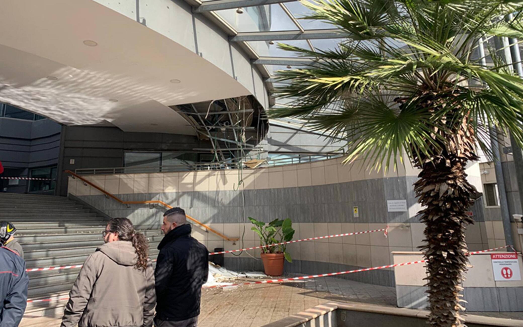 Crollo del soffitto alla Corte di Appello di Roma