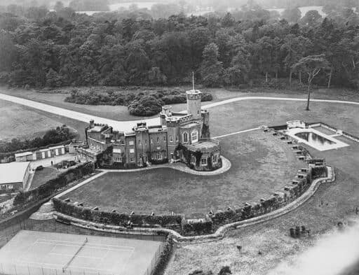 An aerial view of Fort Belvedere, an 18th Century country house in Windsor Great Park, and formerly the residence of King Edward VIII, 5th July 1976. (Photo by Central Press/Hulton Archive/Getty Images)