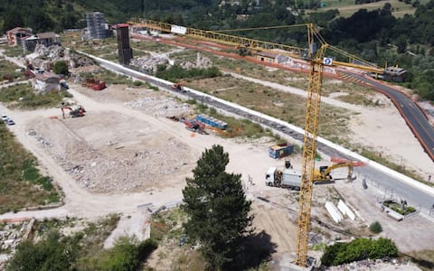Allego foto prima gru centro storico di Amatrice. (Foto Comune di Amatrice).
Lancio inviato
y1q