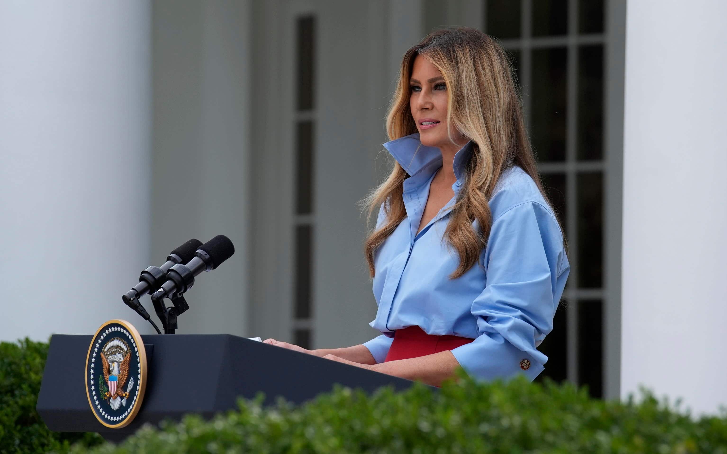 epa13181580 US First Lady Melania Trump speaks during an event to announce the administration's new 'Fostering the Future' program in the Rose Garden of the White House in Washington, DC, USA, 20 August 2026. The White House initiative aims to empower youth in the foster care system by expanding educational opportunities, leadership development, and economic independence for individuals transitioning out of care.  EPA/YURI GRIPAS / POOL