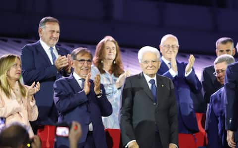 Alla cerimonia di apertura dei XX Giochi del Mediterraneo, il Presidente della Repubblica, Sergio Mattarella (d), il Presidente del Senato, Ignazio la Russa, Presidente del Consiglio dei ministri , Giorgia Meloni, Taranto, 21/08/2026, ANSA/INGENITO