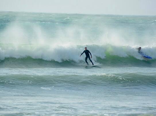 Surfisti in mare a Capo San Marco, Sciacca