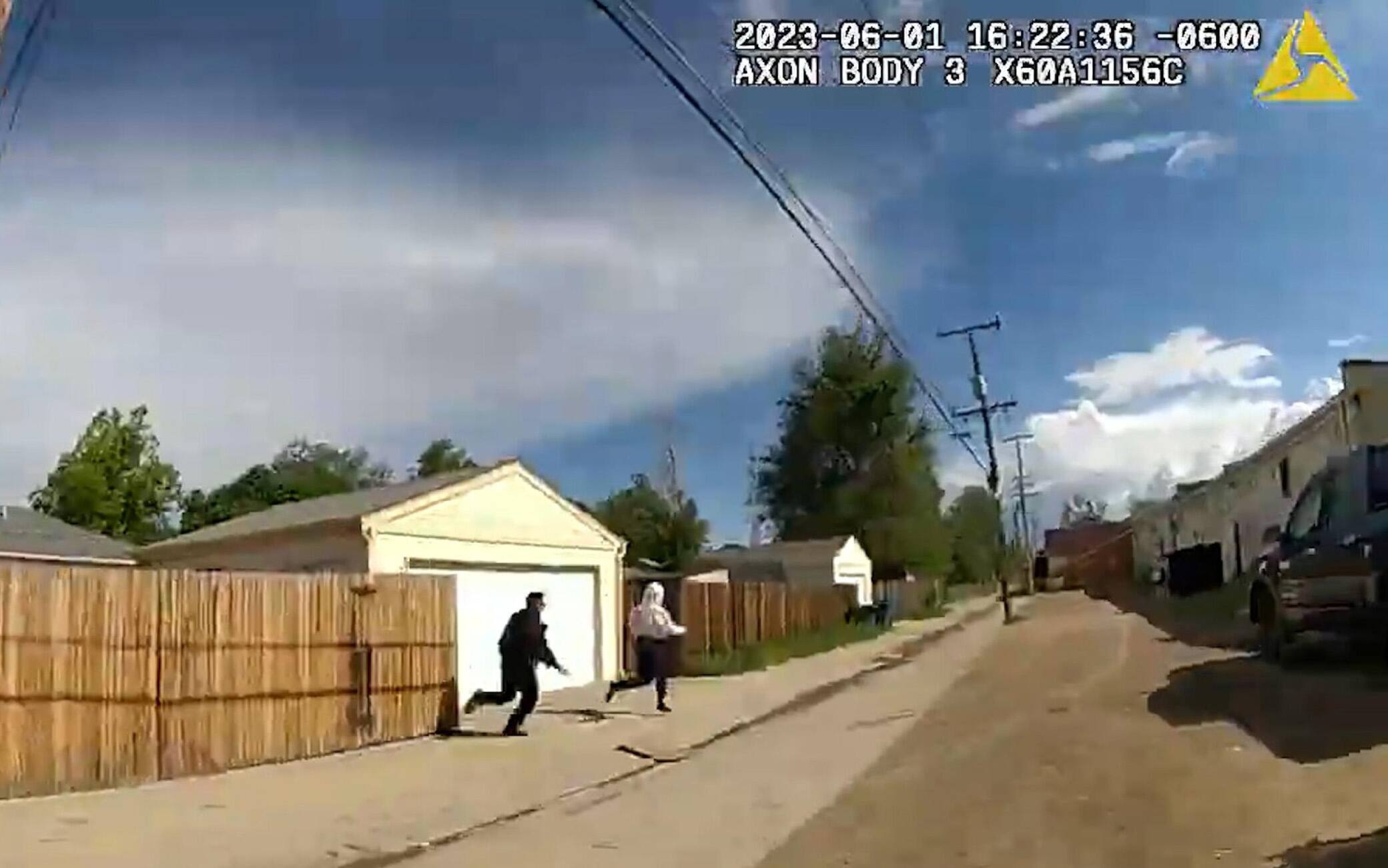 Un fermo immagine rilasciato dalla Aurora Police Department mostra un nuovo episodio di violenza della polizia contro  Jor'Dell Richardson 14enne  afroamericano ad Aurora, in Colorado, 12 gigno 2023. ANSA/Aurora Police Department ANSA PROVIDES ACCESS TO THIS HANDOUT PHOTO TO BE USED SOLELY TO ILLUSTRATE NEWS REPORTING OR COMMENTARY ON THE FACTS OR EVENTS DEPICTED IN THIS IMAGE; NO ARCHIVING; NO LICENSING NPK