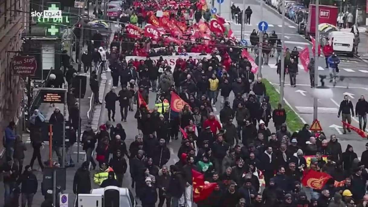 ex ilva a genova il corte raggiunge la prefettura