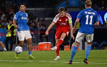 Arsenal s midfielder Martin Odegaard scores the goal   during the UEFA Champions League group phase match between SSC Napoli and Arsenal FC at  Diego Armando Maradona Stadium in Naples, Italy, 9 September 2026  ANSA / CIRO FUSCO

