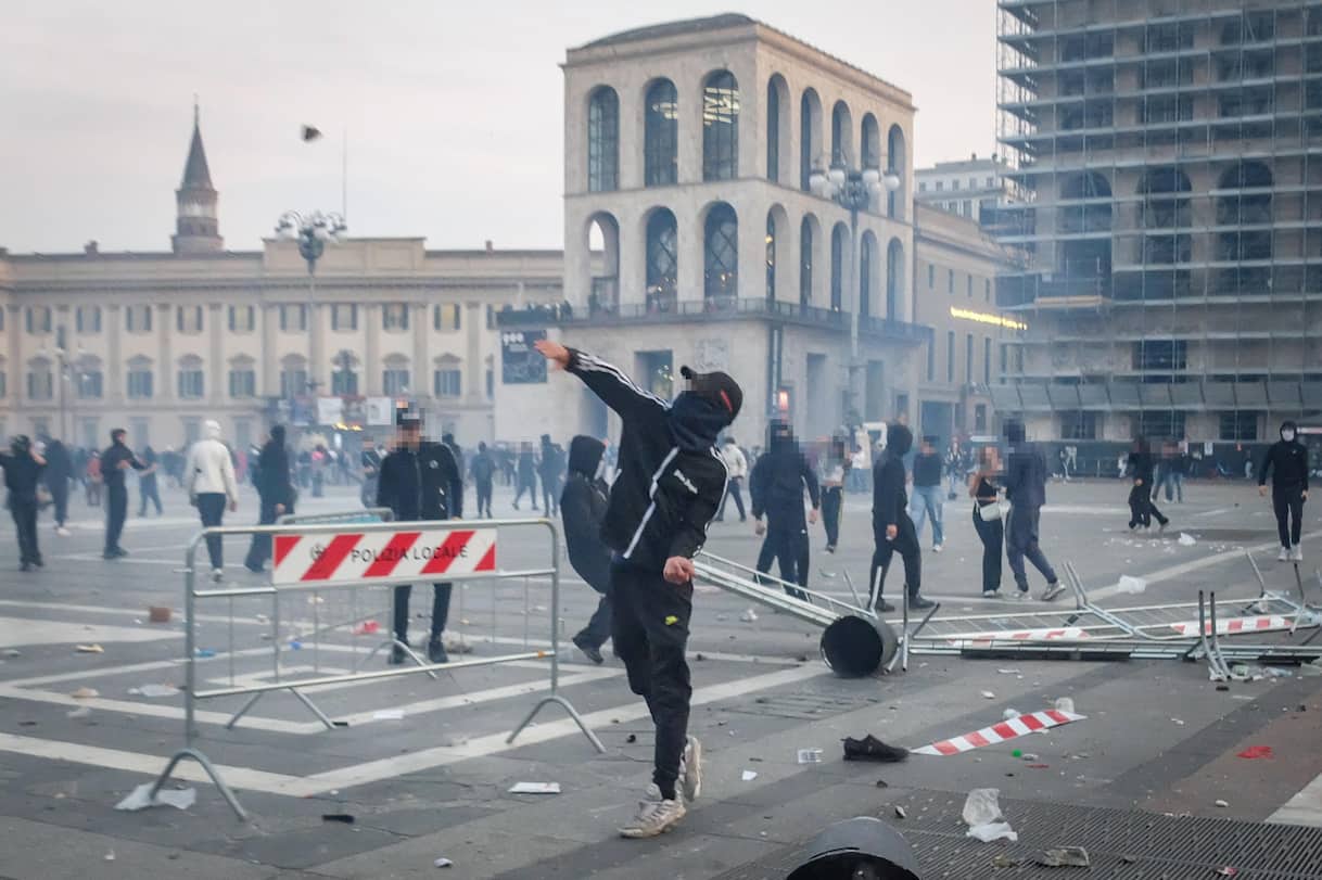 Movement 17 October shifts protest meetups to undisclosed locations