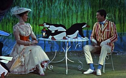 DICK VAN DYKE
JULIE ANDREWS
in Mary Poppins
Filmstill - Editorial Use Only
Ref: FB
sales@capitalpictures.com
www.capitalpictures.com
Supplied by Capital Pictures
