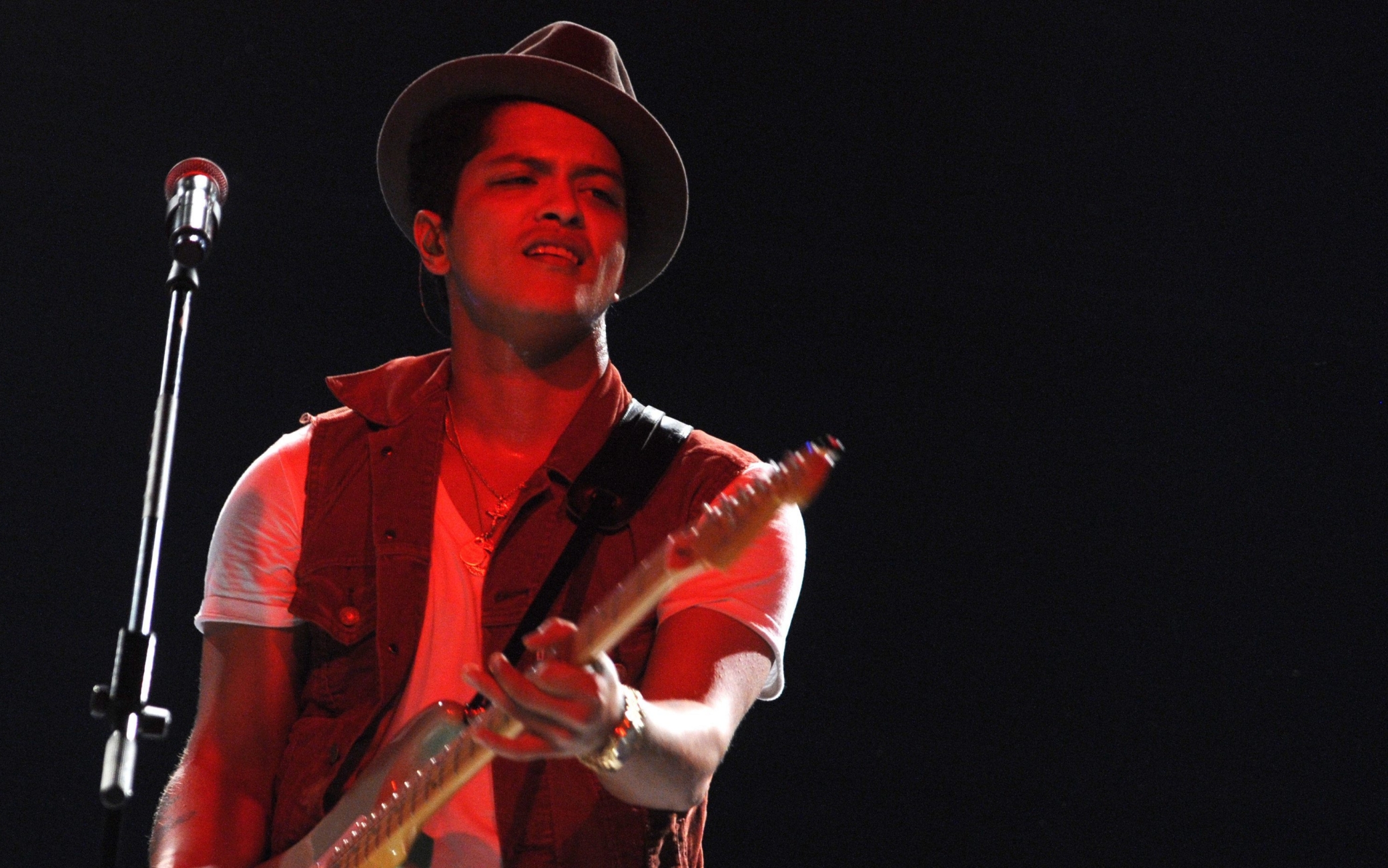 nuova canzone di bruno mars